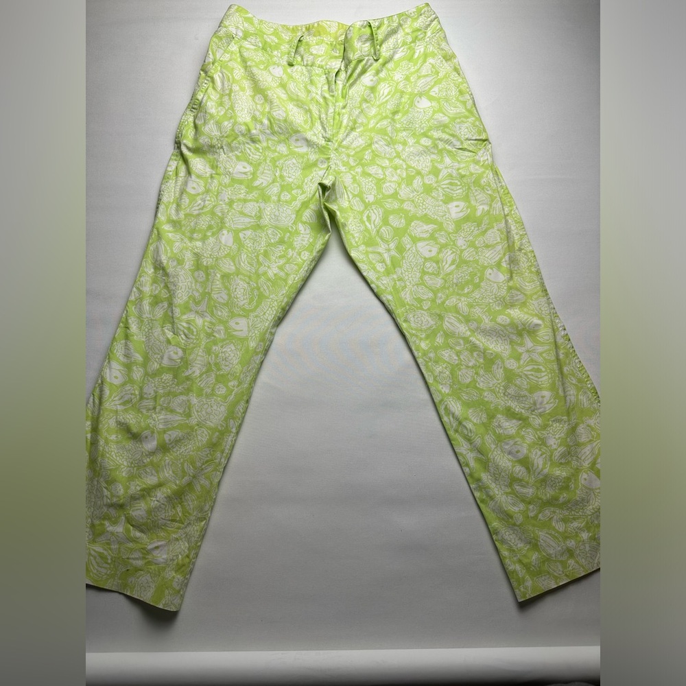 Lilly Pulitzer vintage lime green fun fish print capris. Size 6